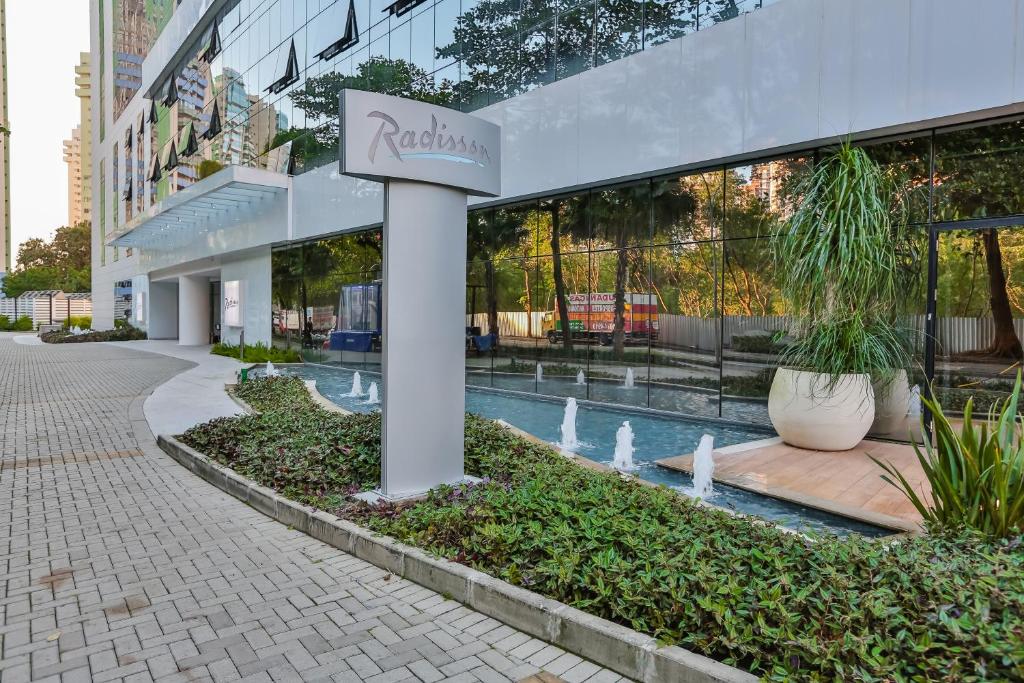 Entrada principal do Radisson